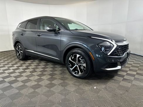 Used 2024 Kia Sportage EX image 2