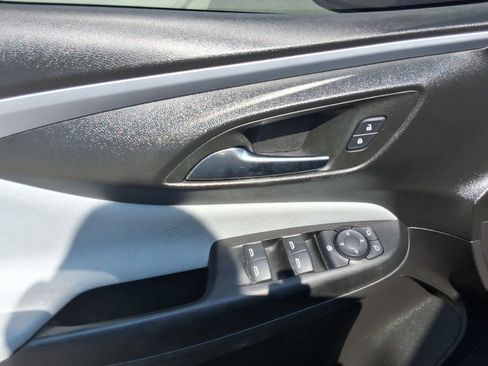 Used 2024 Buick Envista Preferred w/ Advanced Safety Package FWD image 21