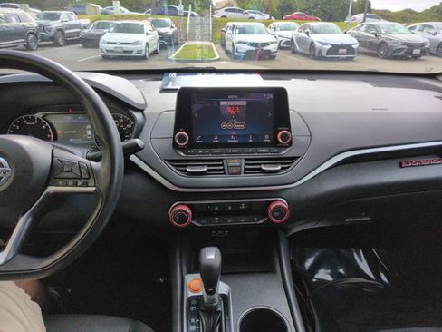 Used 2019 Nissan Altima 2.5 S FWD image 14