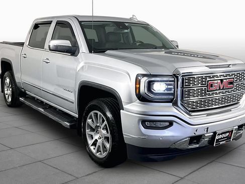 Used 2017 GMC Sierra 1500 Denali RWD image 3