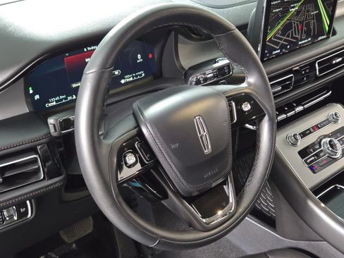 Used 2023 Lincoln Aviator AWD w/ Class IV Trailer Tow Package image 22