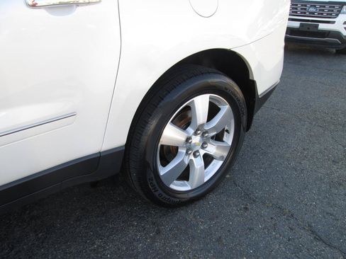 Used 2015 Chevrolet Traverse LTZ AWD/4WD image 38