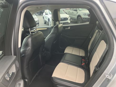 Used 2021 Ford Escape Titanium w/ Titanium Elite Package AWD/4WD image 15