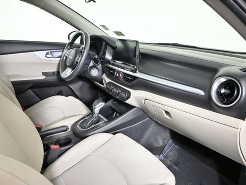 Used 2022 Kia Forte LXS image 14