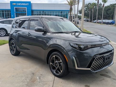Used 2023 Kia Soul EX FWD image 2