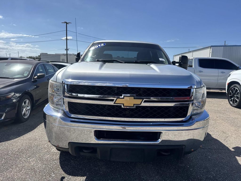 Used 2012 Chevrolet Silverado 2500 W/T AWD/4WD image 2
