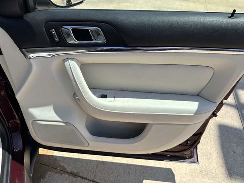 Used 2011 Lincoln MKS FWD image 15