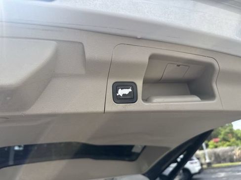 Used 2018 GMC Acadia Denali w/ Technology Package FWD image 14