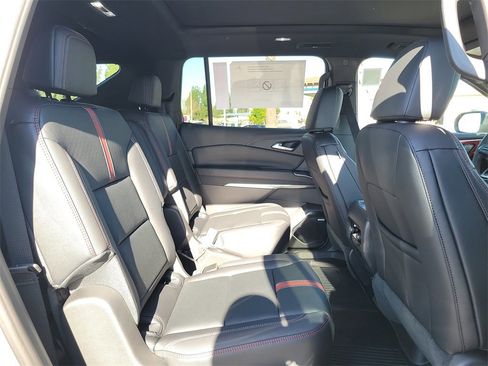 New 2026 Chevrolet Traverse RS image 17