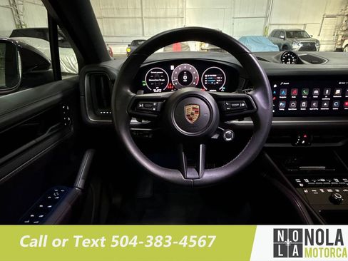 Used 2024 Porsche Cayenne S image 19