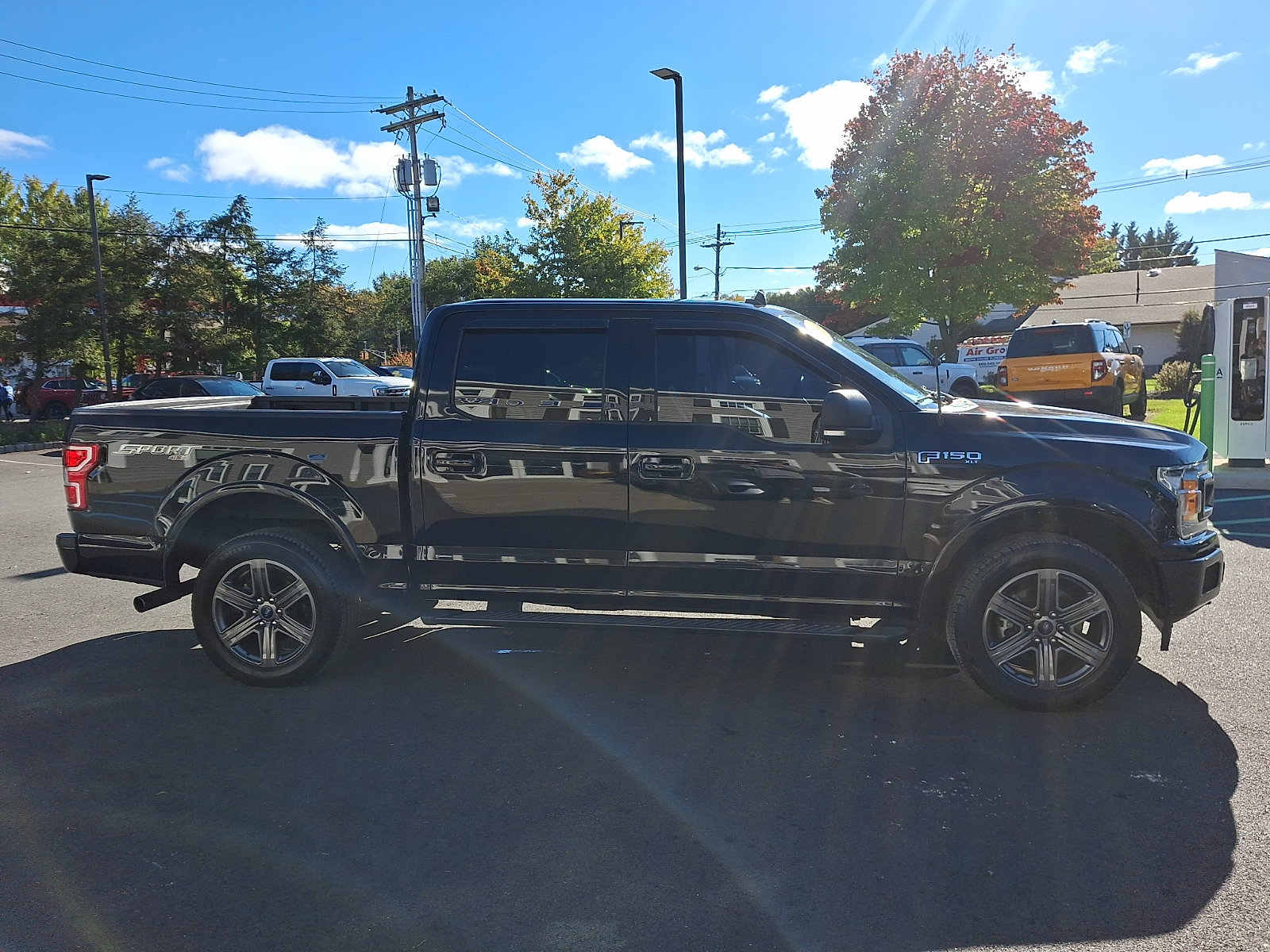 Used 2020 Ford F150 XLT w/ Equipment Group 302A Luxury AWD/4WD image 4