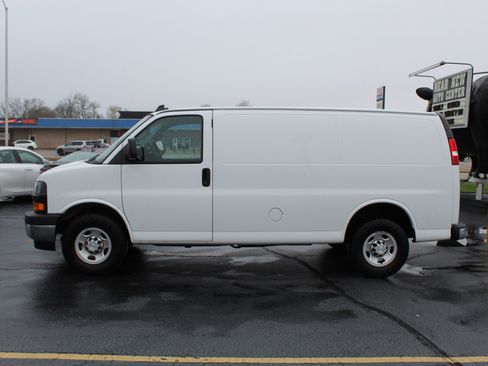 Used 2019 Chevrolet Express 2500 w/ Driver Convenience Package image 8