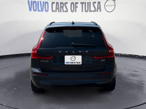 Used 2023 Volvo XC60 B5 Core w/ Climate Package FWD image 4