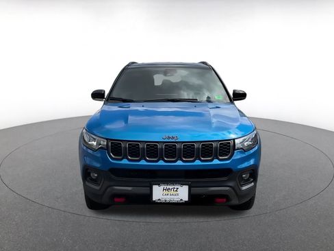 Used 2025 Jeep Compass Trailhawk image 4