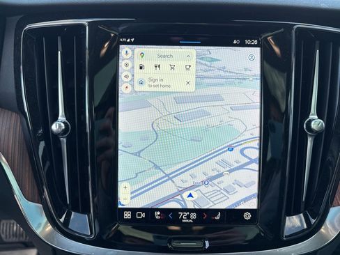 Certified 2024 Volvo V60 B5 Cross Country Plus w/ Protection Package Premier image 23