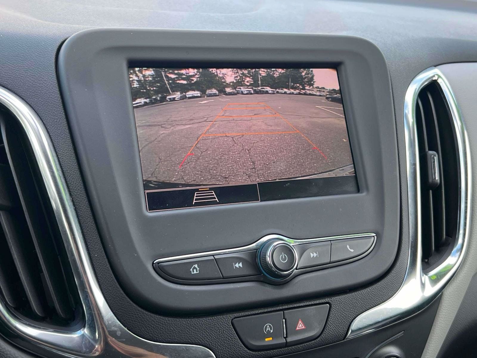 Used 2024 Chevrolet Equinox LS w/ LS Convenience Package FWD image 17