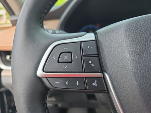 Used 2026 Toyota Grand Highlander Platinum AWD/4WD image 18