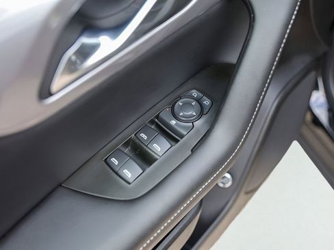 Used 2024 Chevrolet Blazer LT w/ Convenience Package FWD image 11