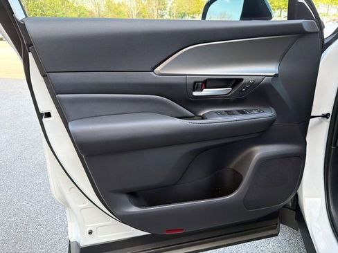 Used 2026 Toyota Grand Highlander AWD Hybrid image 10