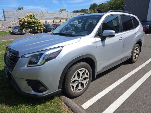 Used 2023 Subaru Forester Premium AWD/4WD image 12