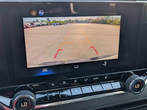 Used 2025 Chevrolet Colorado Trail Boss AWD/4WD image 18