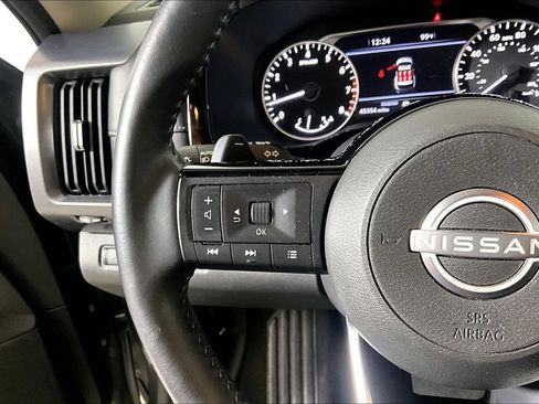 Used 2025 Nissan Pathfinder SL FWD image 14