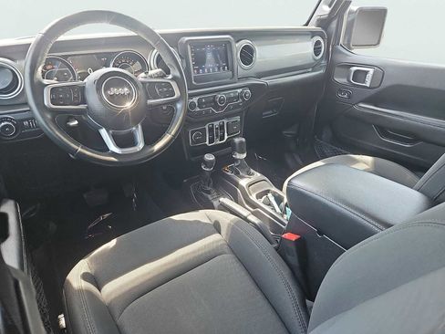 Used 2019 Jeep Wrangler Unlimited Sahara AWD/4WD image 11
