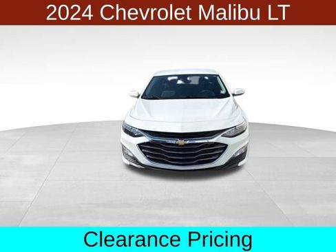 Used 2024 Chevrolet Malibu LT image 2