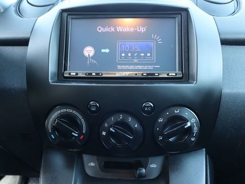 Used 2012 MAZDA MAZDA2 Touring image 36