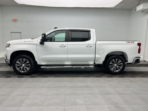 Certified 2022 Chevrolet Silverado 1500 LT AWD/4WD image 2