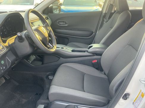 Used 2022 Honda HR-V EX image 8