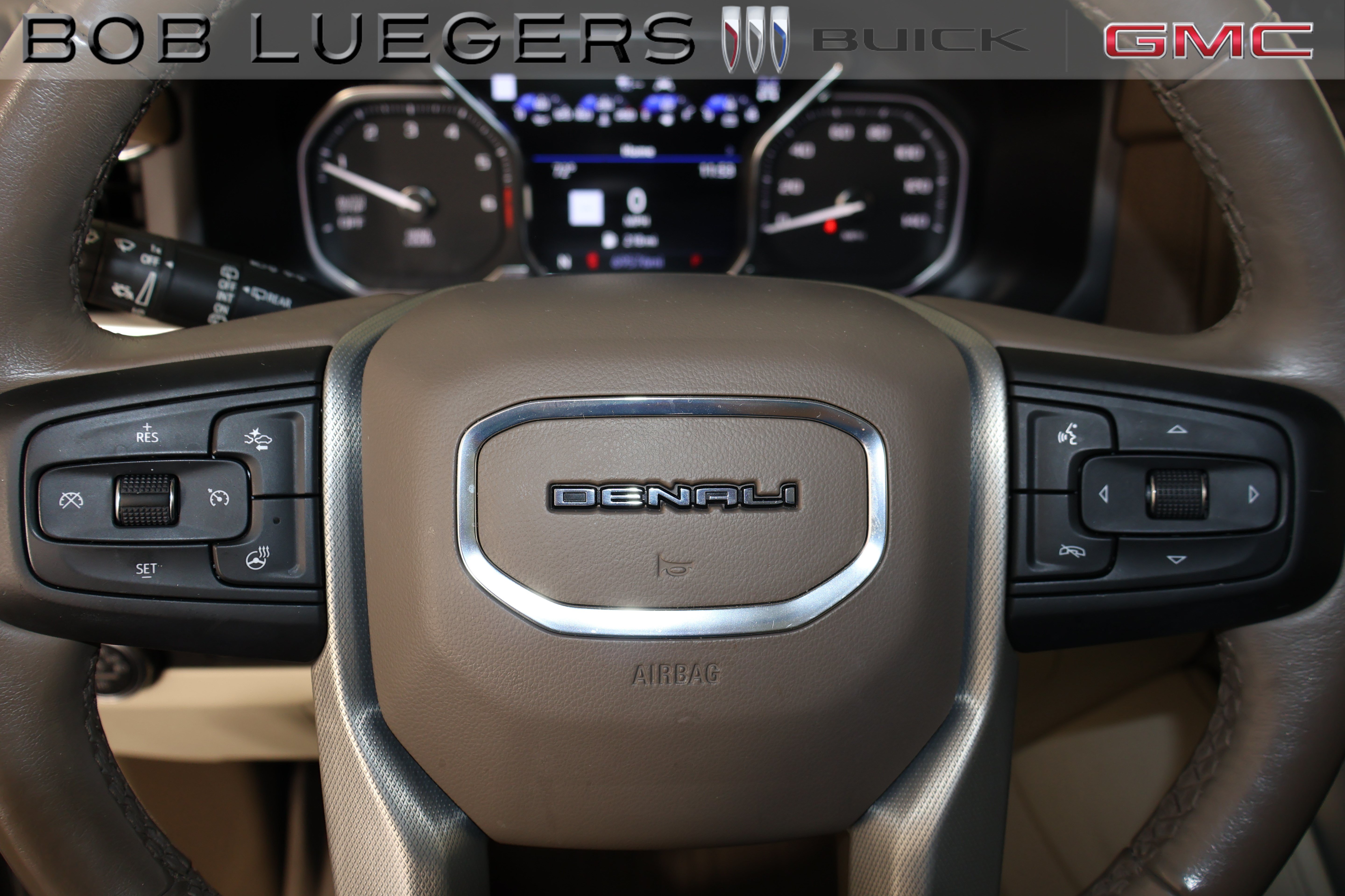 Certified 2021 GMC Yukon Denali w/ Denali Ultimate Package AWD/4WD image 28