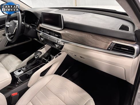 Used 2022 Kia Telluride SX w/ SX Prestige Package image 16