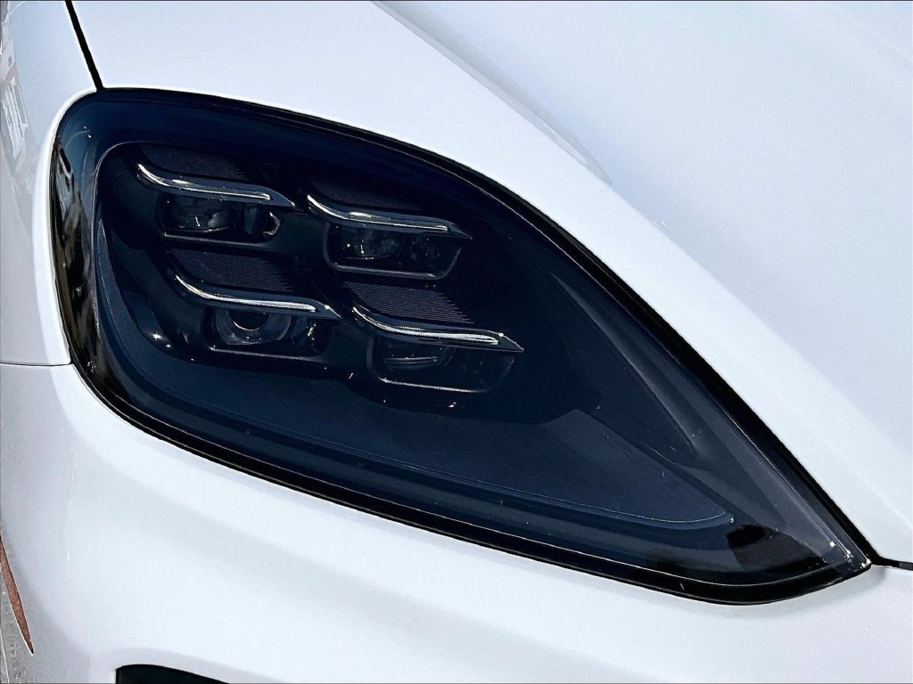Certified 2025 Porsche Cayenne S AWD/4WD image 12