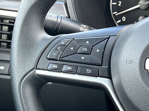 Certified 2025 Nissan Altima 2.5 SV FWD image 10