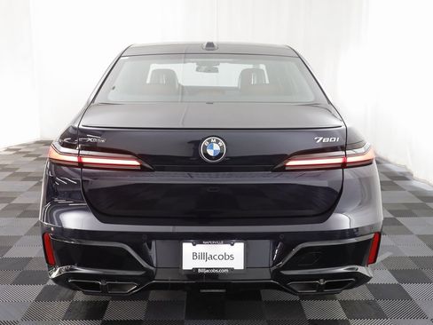 Certified 2025 BMW 760i xDrive w/ Executive Package image 19