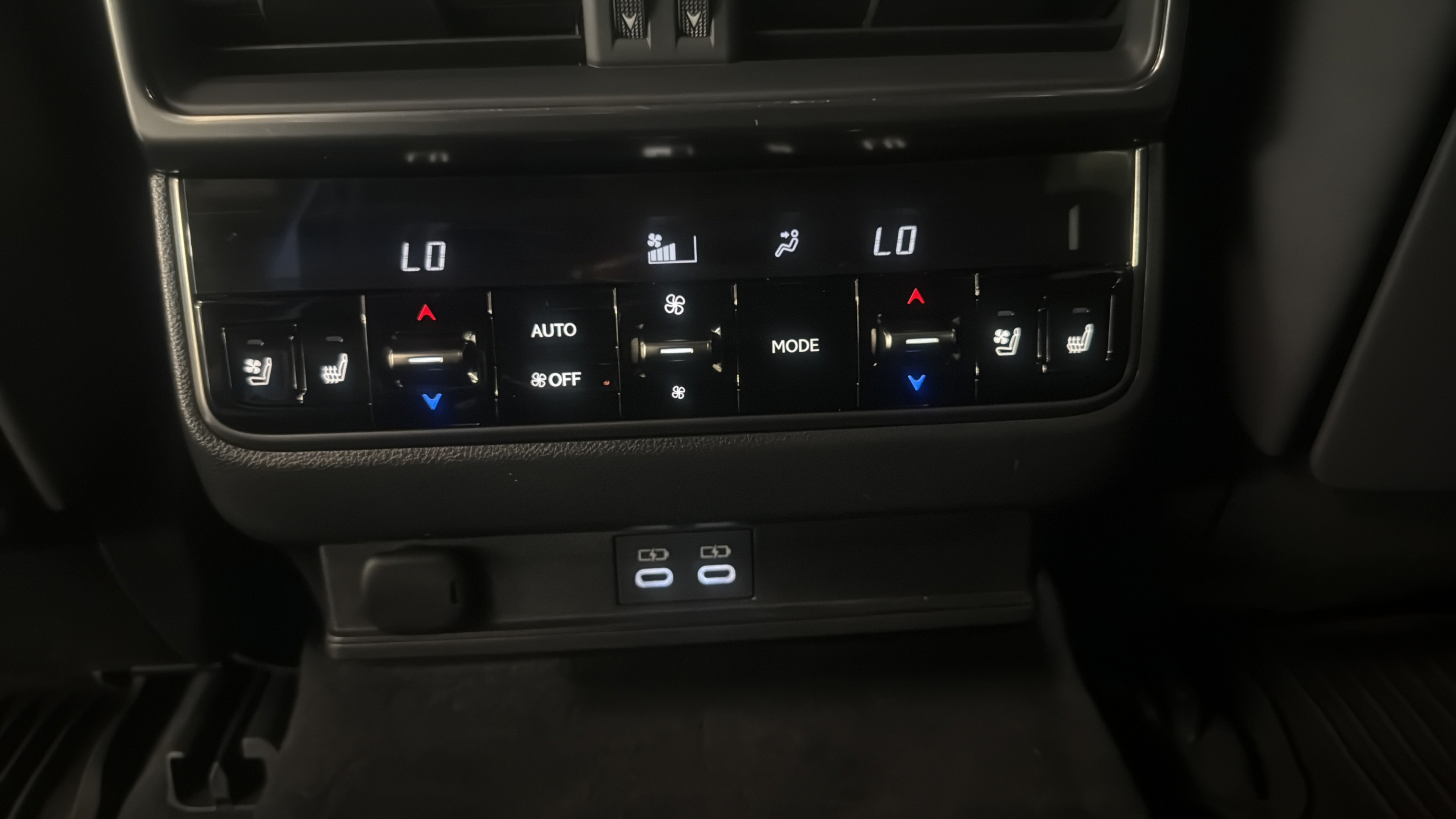 Used 2023 Lexus LX 600 F Sport w/ Accessory Package (Z1) AWD/4WD image 26