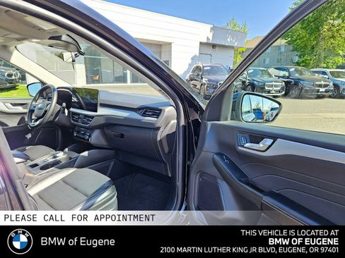 Used 2024 Ford Escape Platinum AWD/4WD image 10