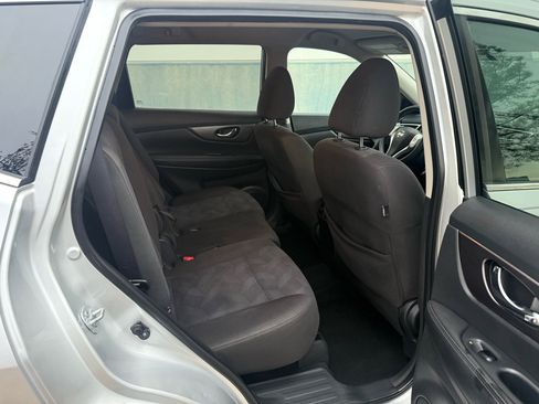 Used 2016 Nissan Rogue SV image 22