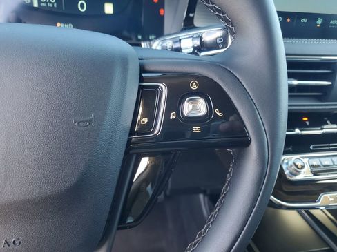 New 2026 Lincoln Corsair Premiere FWD image 25