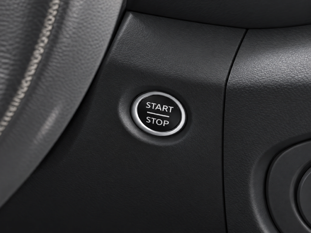 Used 2024 Nissan Frontier SL RWD image 12