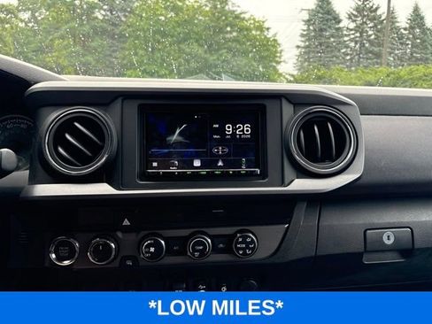 Used 2019 Toyota Tacoma TRD Off-Road AWD/4WD image 9