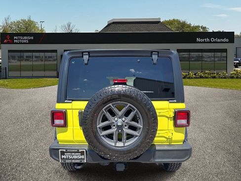 Used 2024 Jeep Wrangler Unlimited Sport AWD/4WD image 4