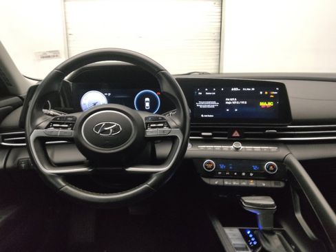 Used 2023 Hyundai Elantra SEL w/ Convenience Package image 22