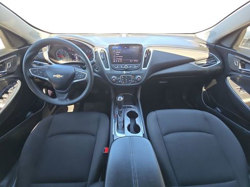 Used 2020 Chevrolet Malibu LT image 9