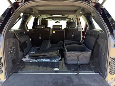 New 2026 Land Rover Discovery Limited Edition AWD/4WD image 18