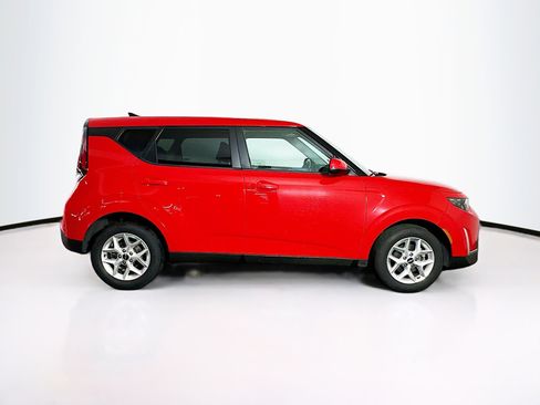Used 2025 Kia Soul LX w/ LX Technology Package FWD image 10