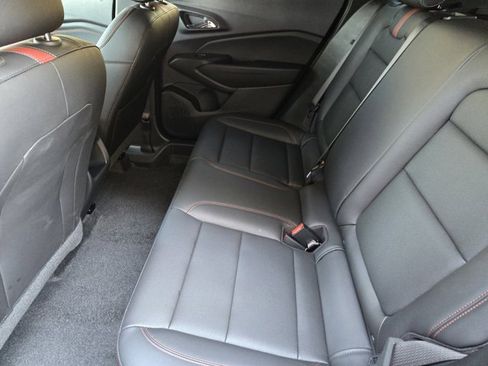 Used 2025 Chevrolet Trax RS w/ Sunroof Package image 31