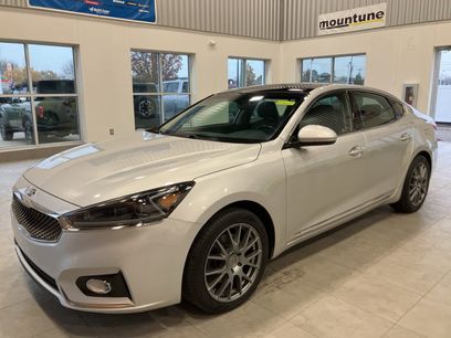 Used 2017 Kia Cadenza Premium w/ Luxury Package