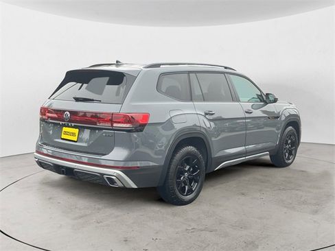 New 2026 Volkswagen Atlas Peak Edition image 6